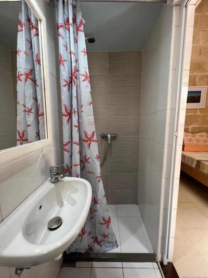 Bed and Breakfast Mizzi 87 Виктория Экстерьер фото